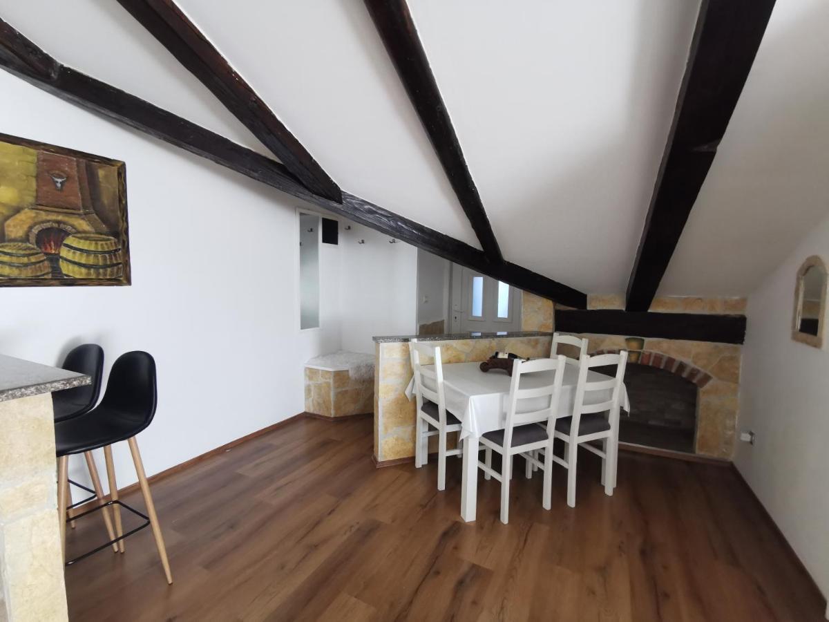Loft Apartment Пула Екстер'єр фото