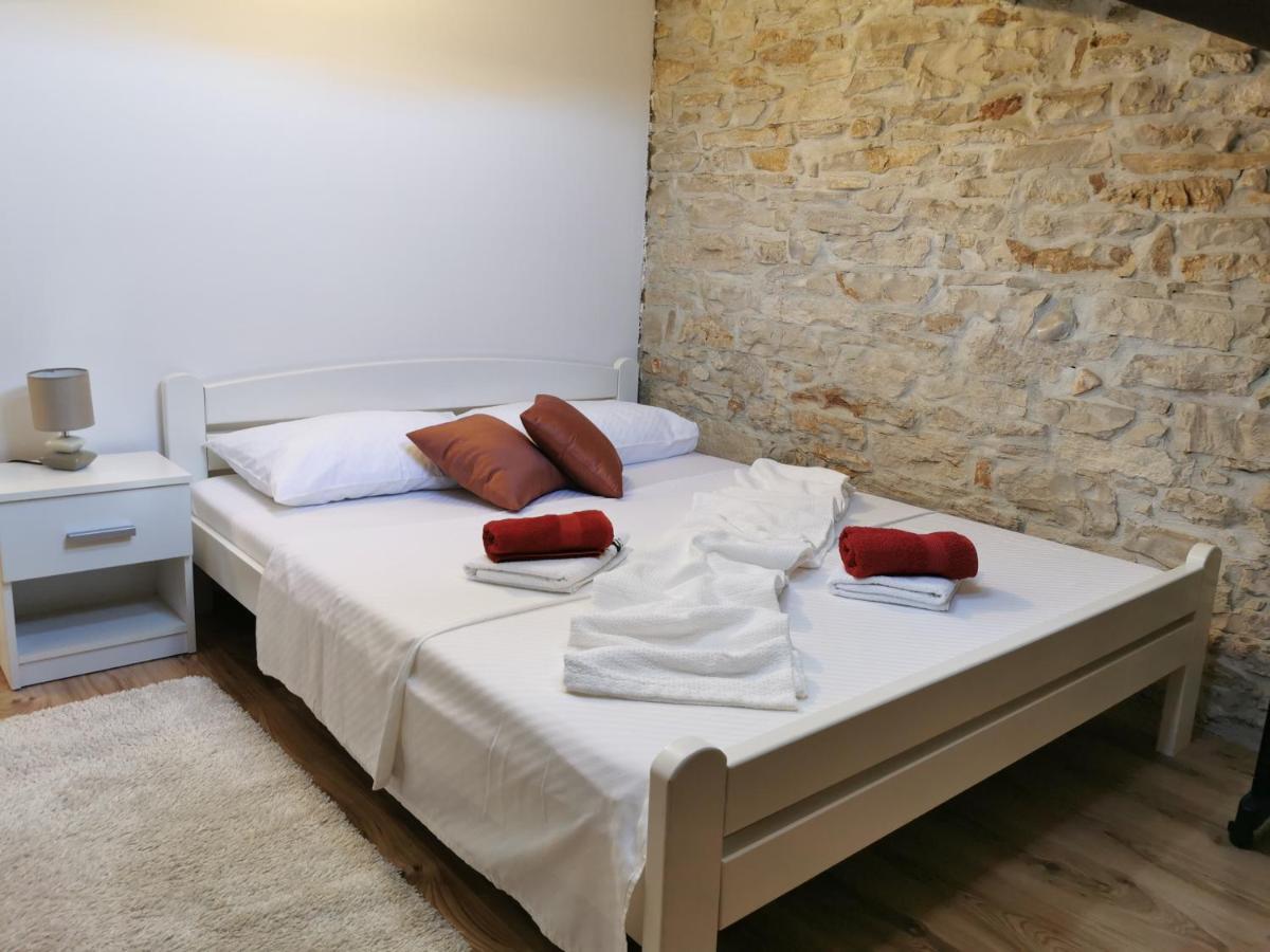 Loft Apartment Пула Екстер'єр фото