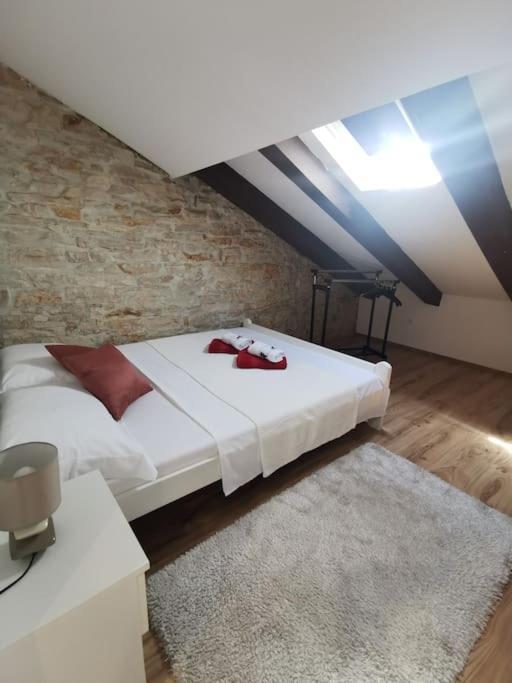 Loft Apartment Пула Екстер'єр фото
