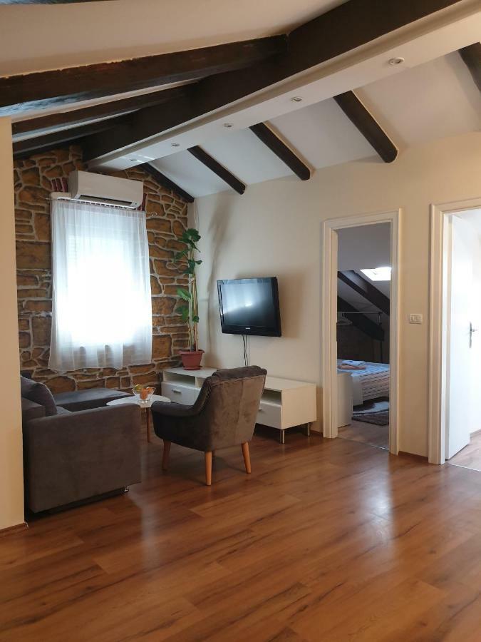 Loft Apartment Пула Екстер'єр фото