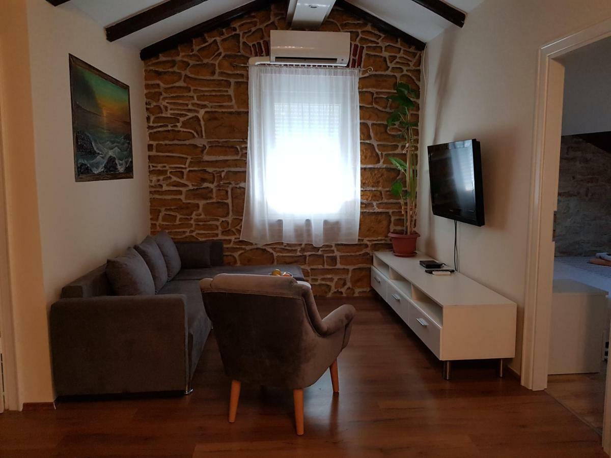 Loft Apartment Пула Екстер'єр фото